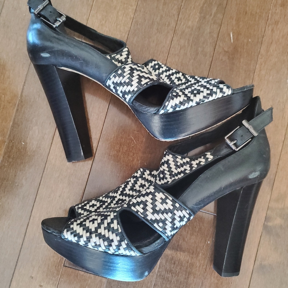 Elliot Lucca sandal